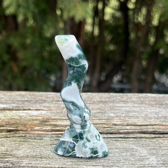 Moss Agate Broom - Picture 1 of 3